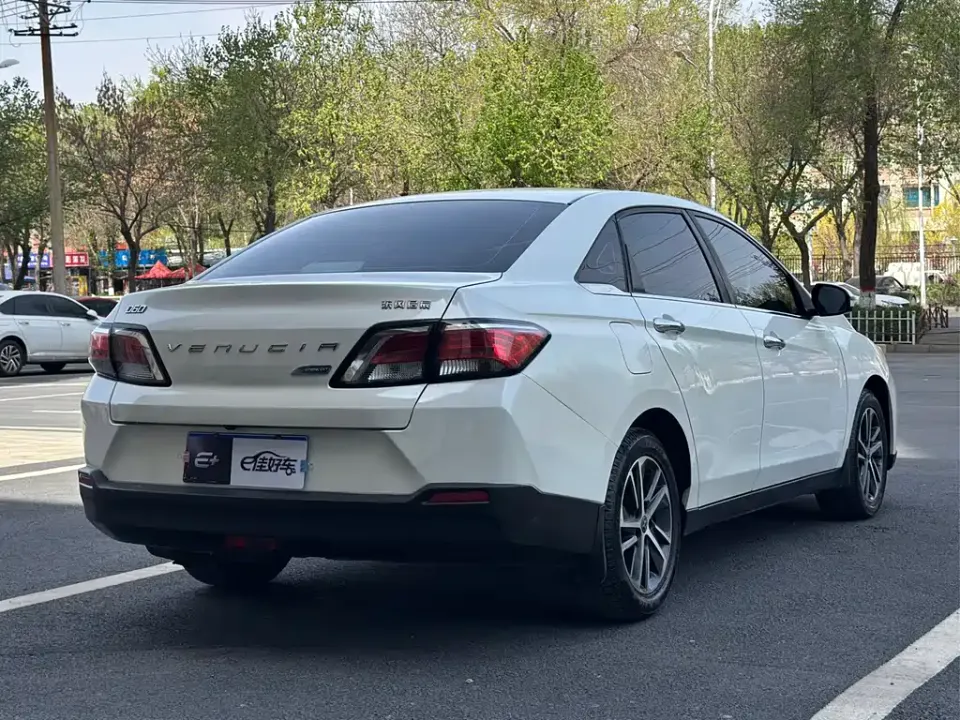 Venucia D60