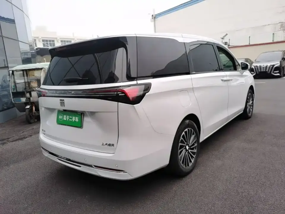 Buick GL8 Hybrid