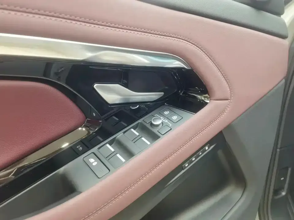 Land Rover Evoque PHEV
