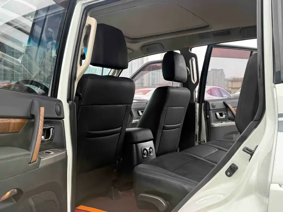 Mitsubishi Pajero (Import)