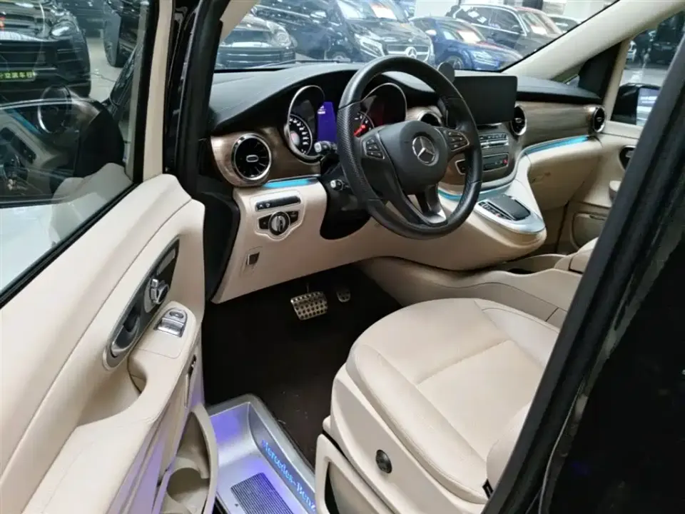 Mercedes-Benz V-Class