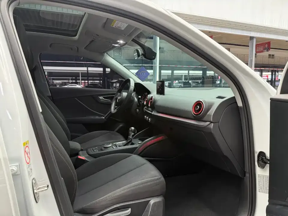 Audi Q2L