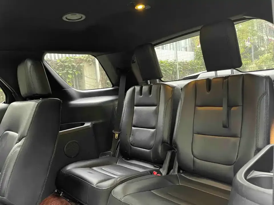 Ford Explorer (Import)