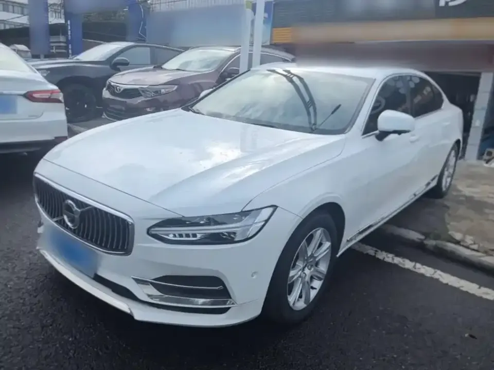 Volvo S90