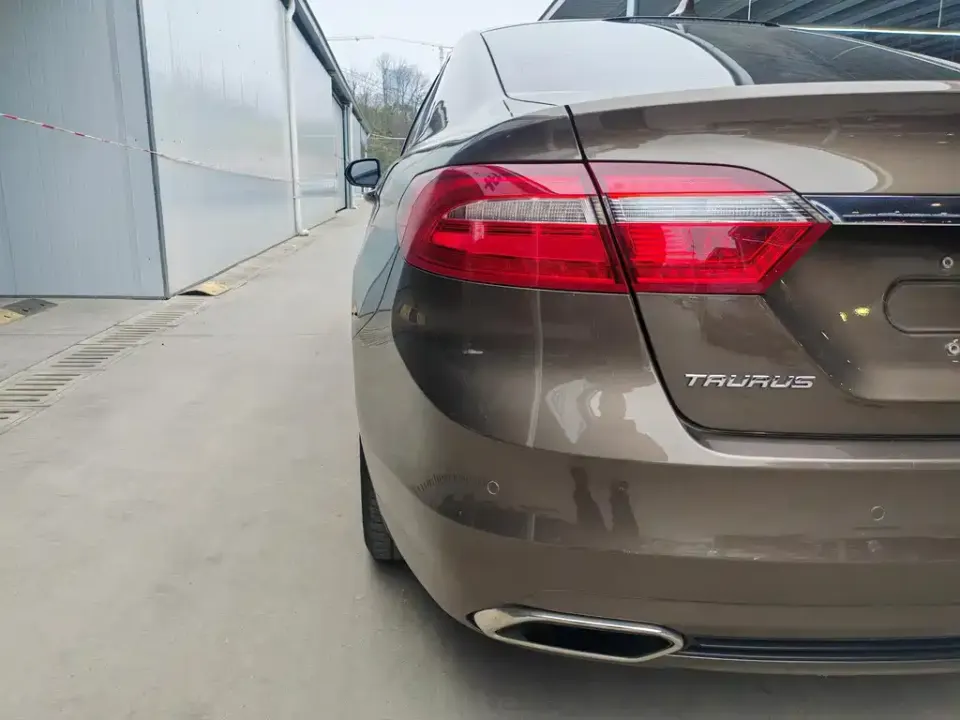 Ford Taurus