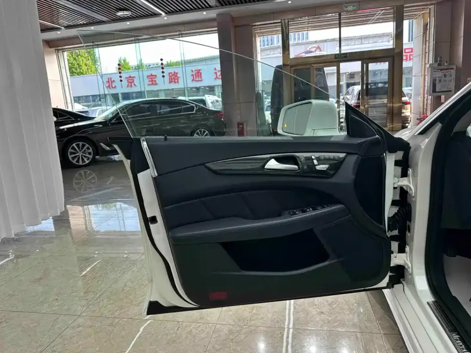 Mercedes-Benz CLS
