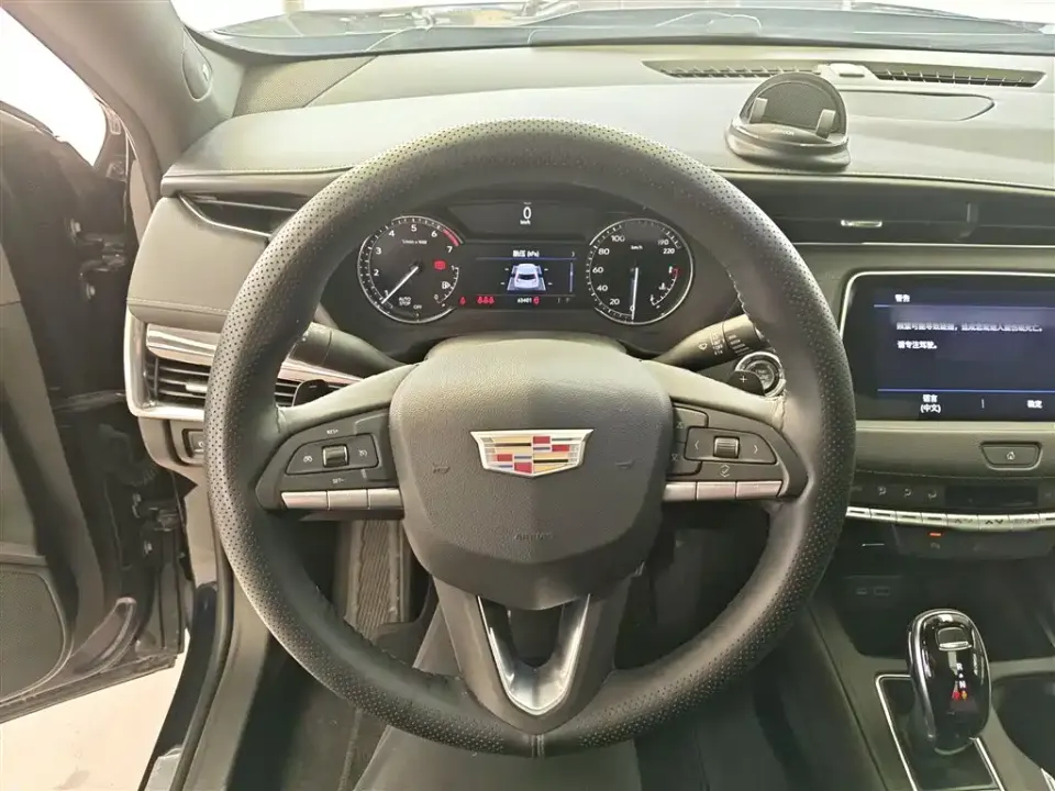 Cadillac XT4