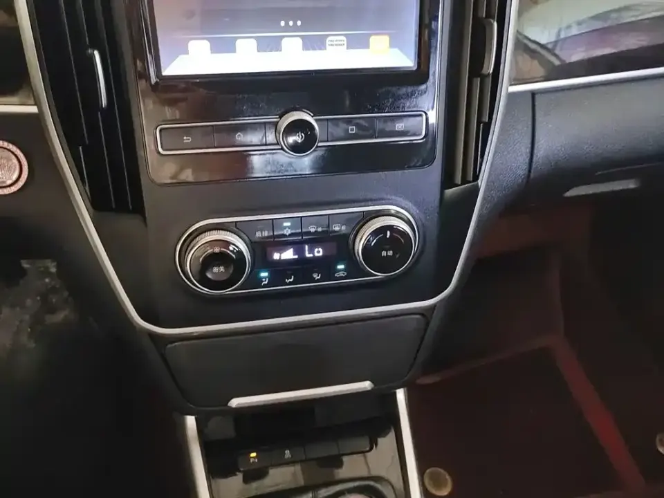 BYD MAX