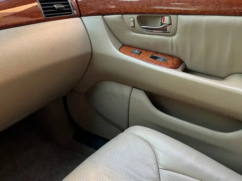 Lexus LS