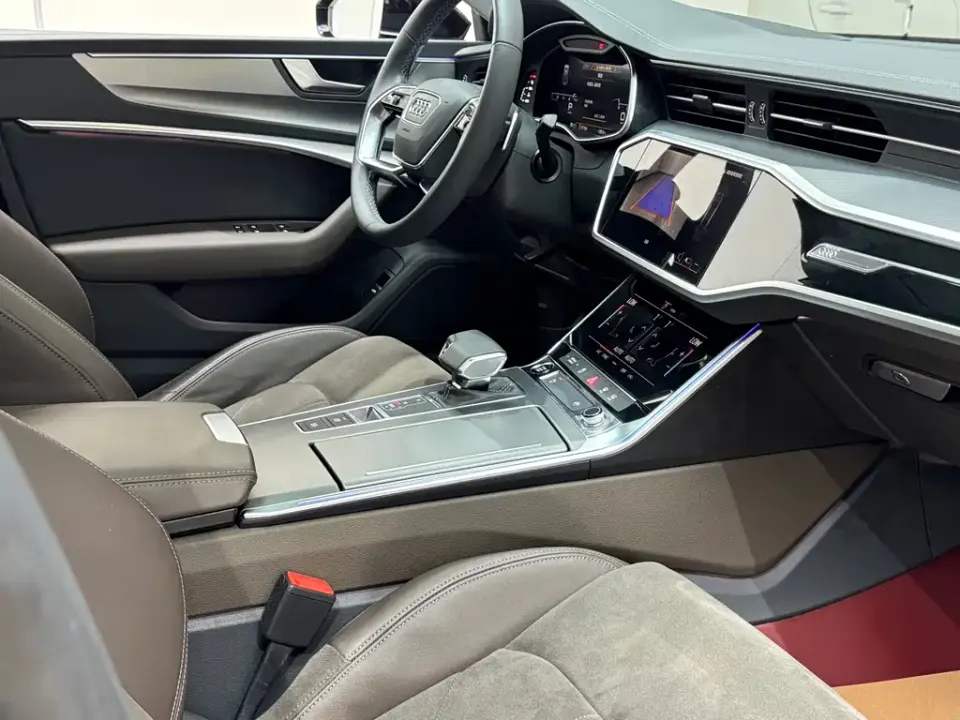 Audi A7L