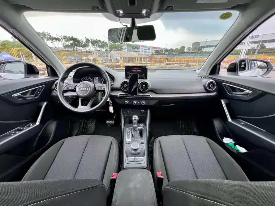 Audi Q2L