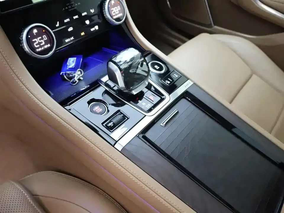 Jaguar XFL