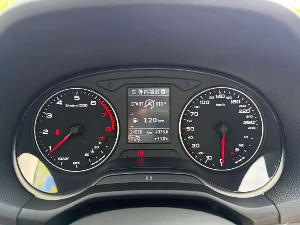 Audi Q2L