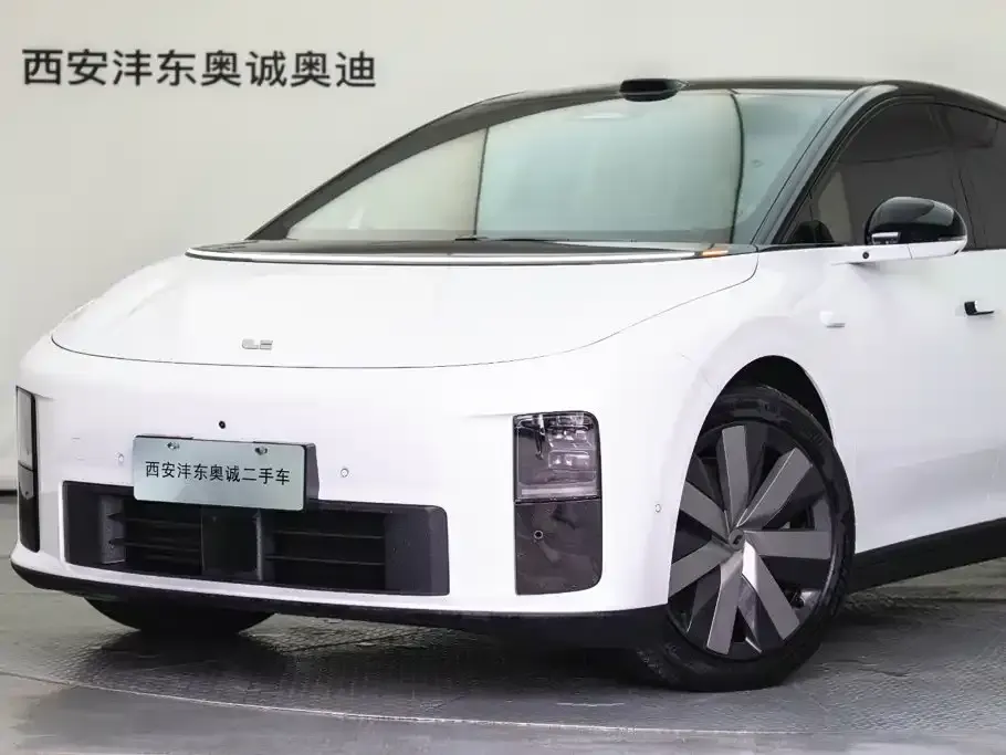 Li Li i6
