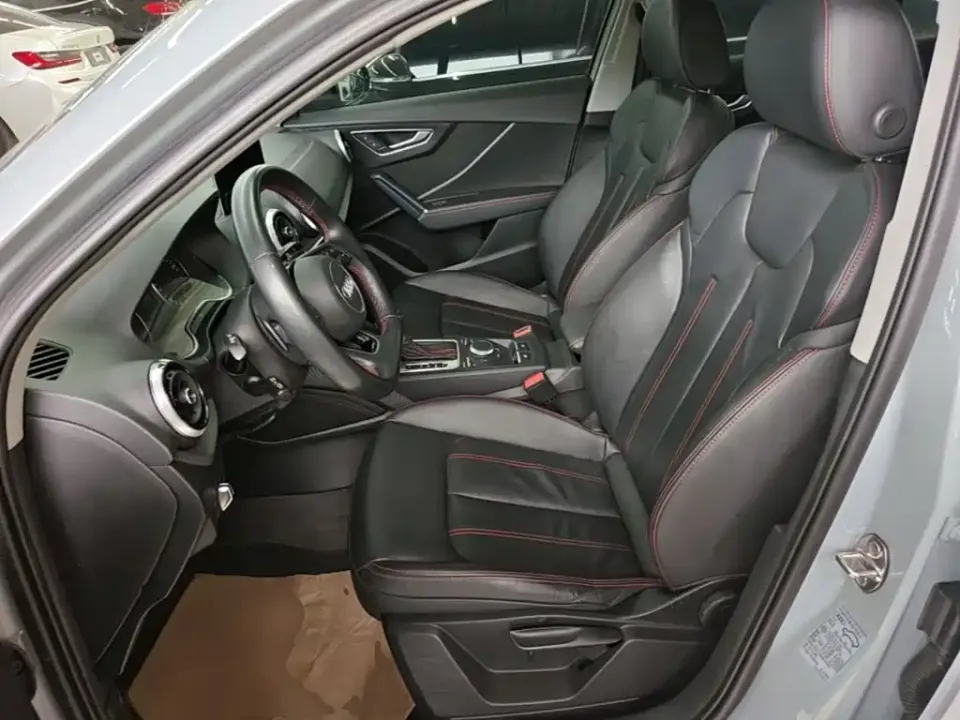 Audi Q2L