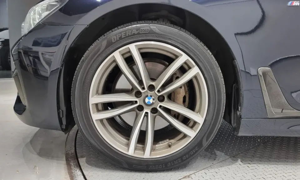 BMW 7-Series