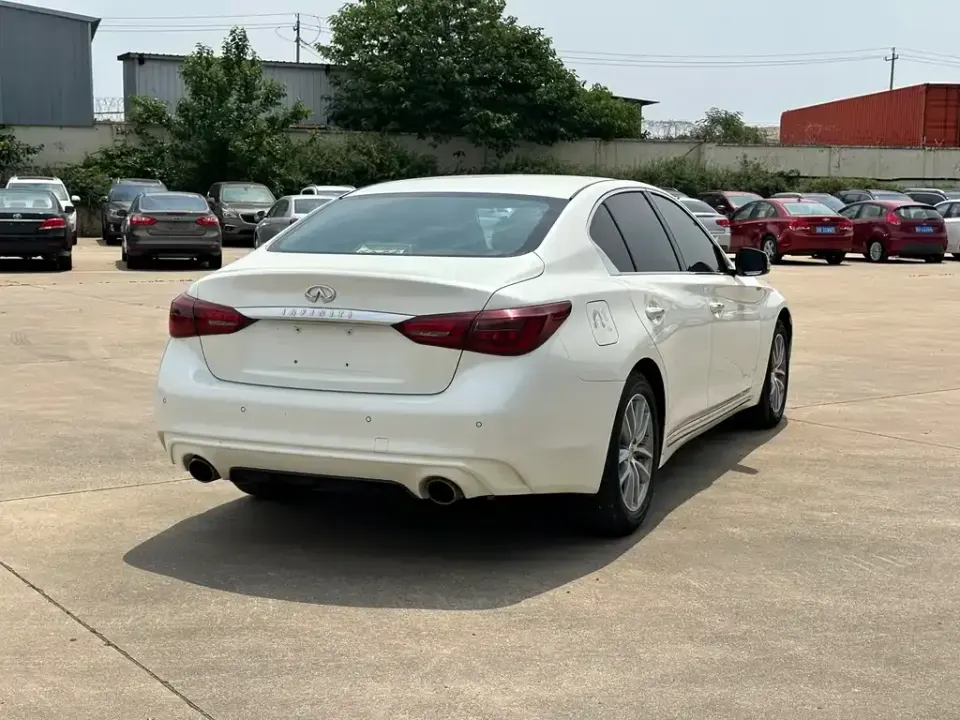 Infiniti Q50L