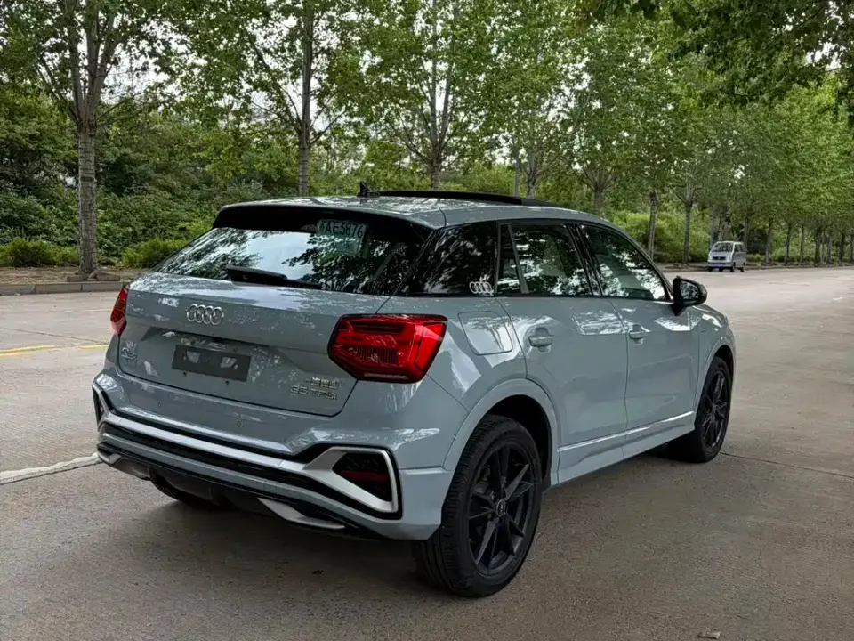Audi Q2L