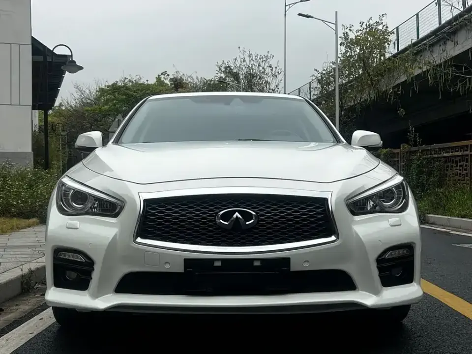 Infiniti Q50L