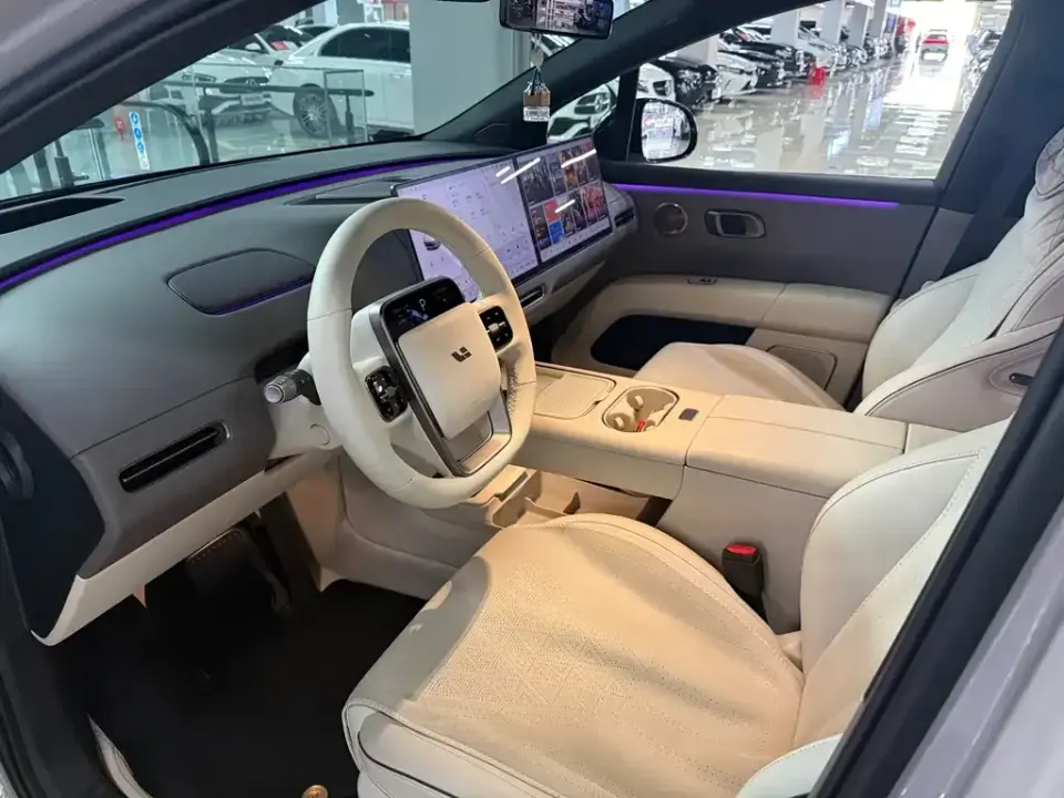 Li Li i6