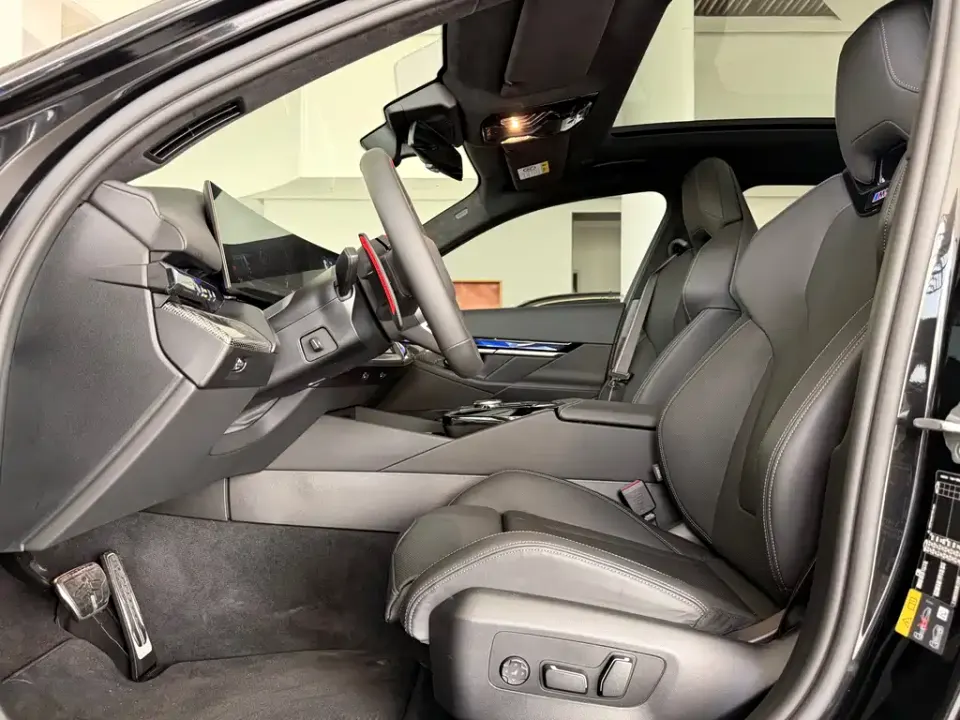 BMW M5 New Energy