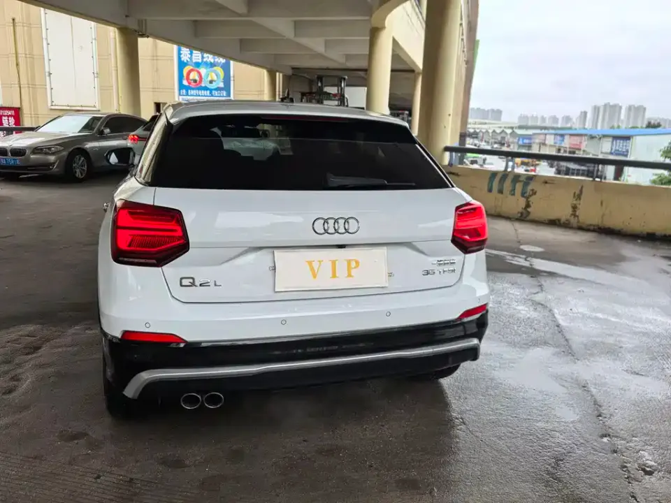 Audi Q2L