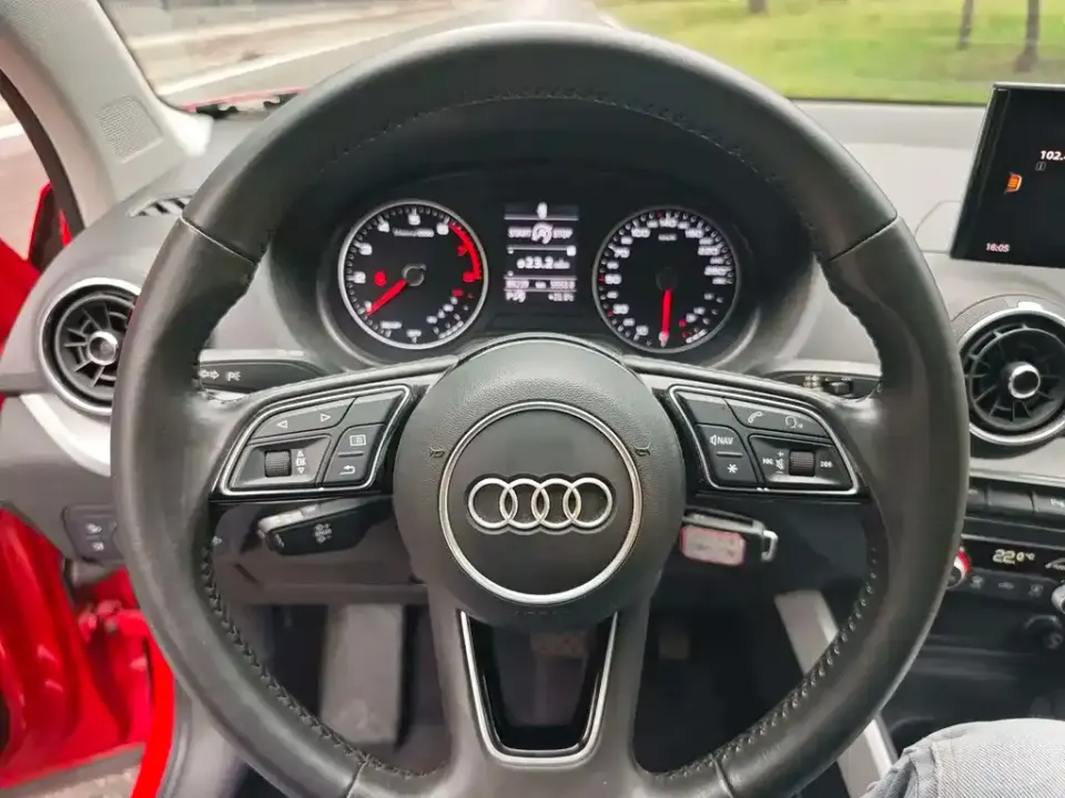 Audi Q2L