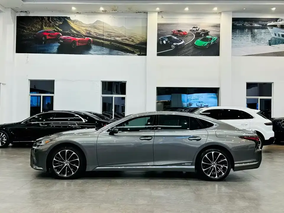 Lexus LS