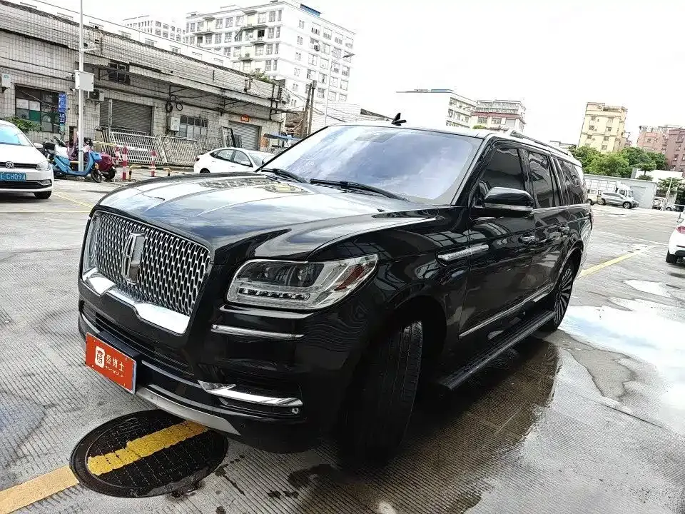 Lincoln Navigator