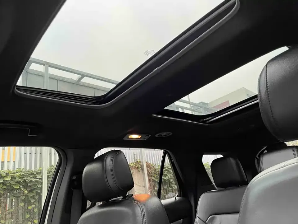 Ford Explorer (Import)