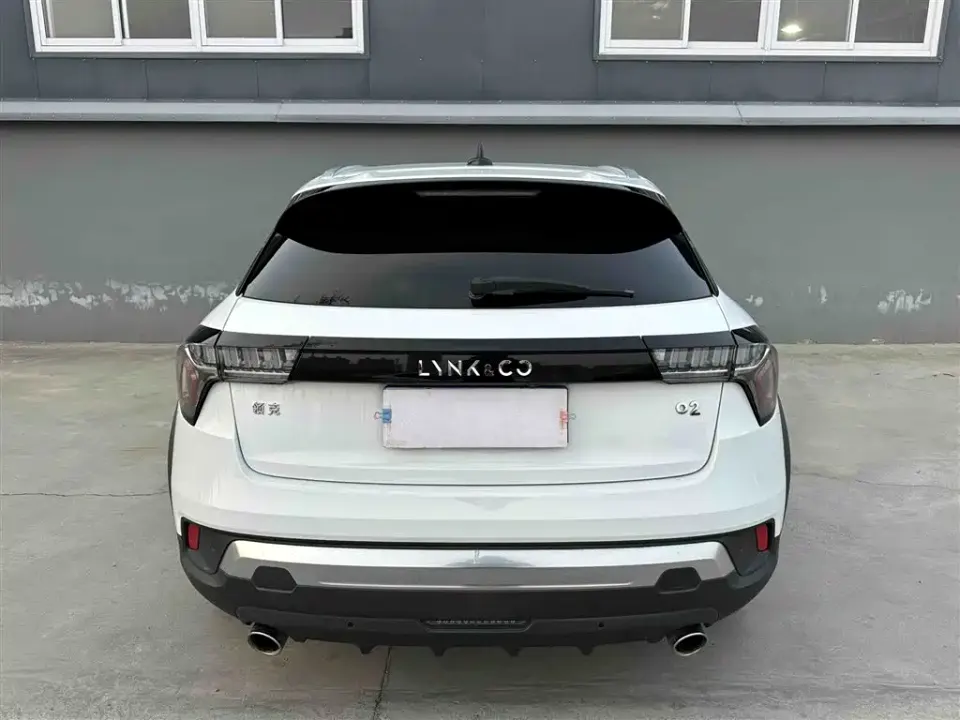 Lynk & Co 02