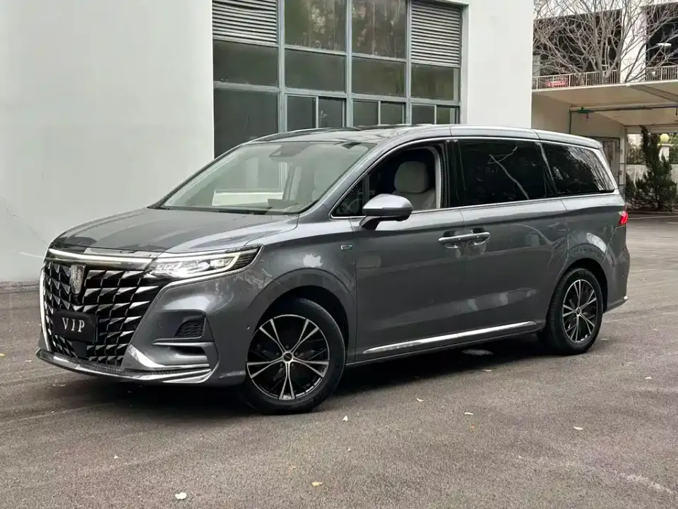 Roewe iMAX8