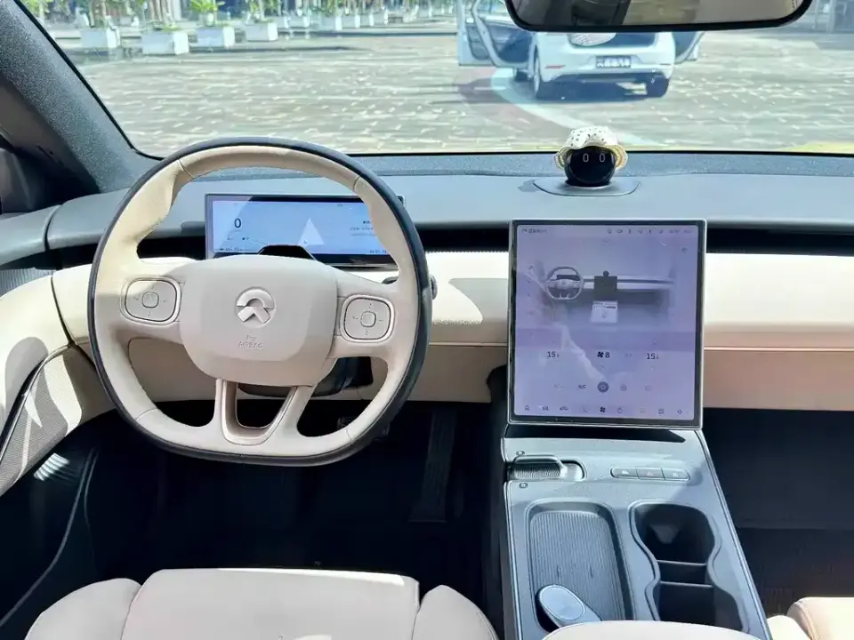 Nio ET5T