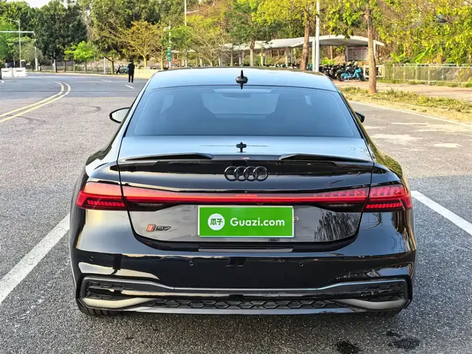 Audi A7L