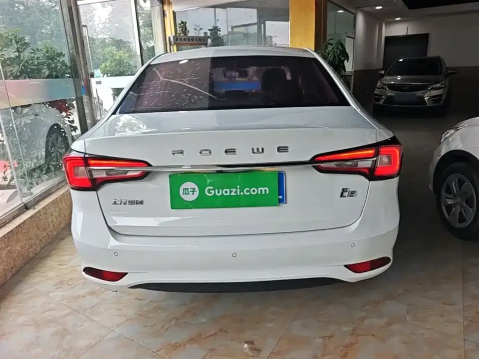 Roewe i5