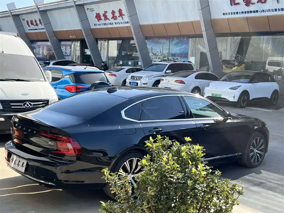 Volvo S90