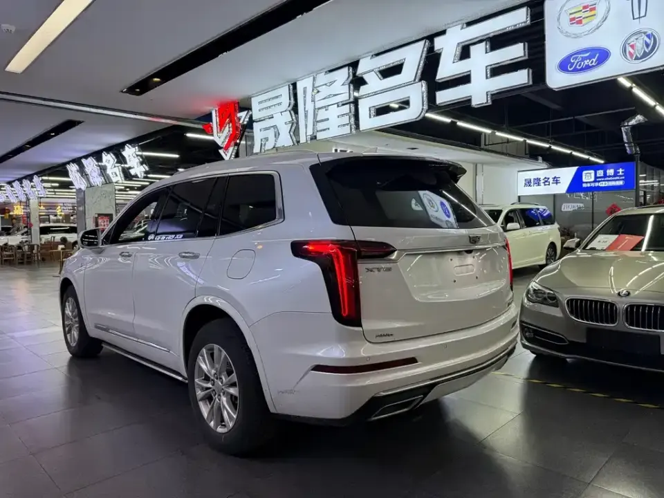 Cadillac XT6