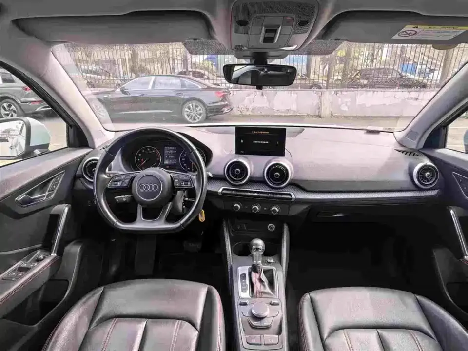 Audi Q2L