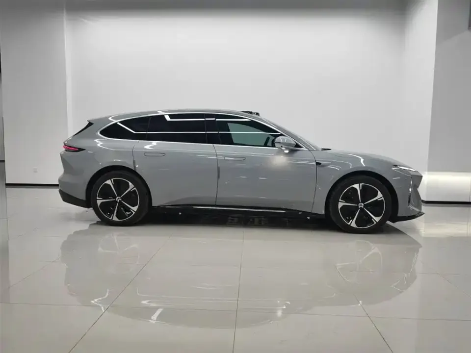 Nio ET5T