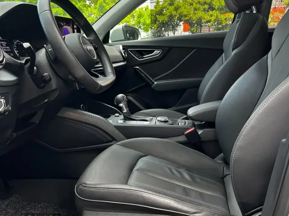 Audi Q2L