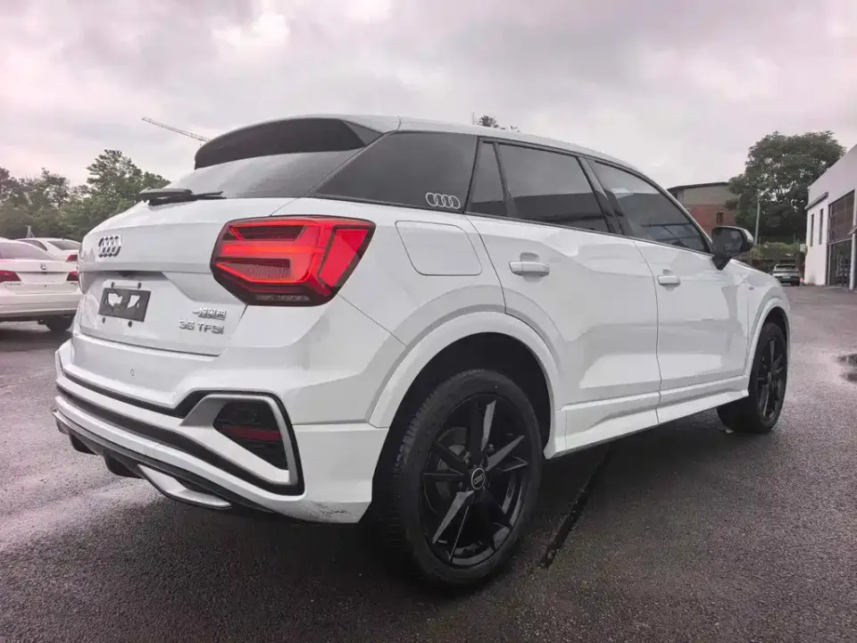 Audi Q2L