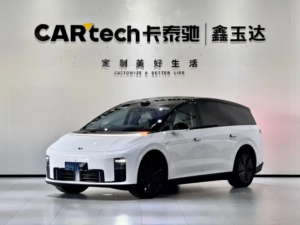 Li Li i8