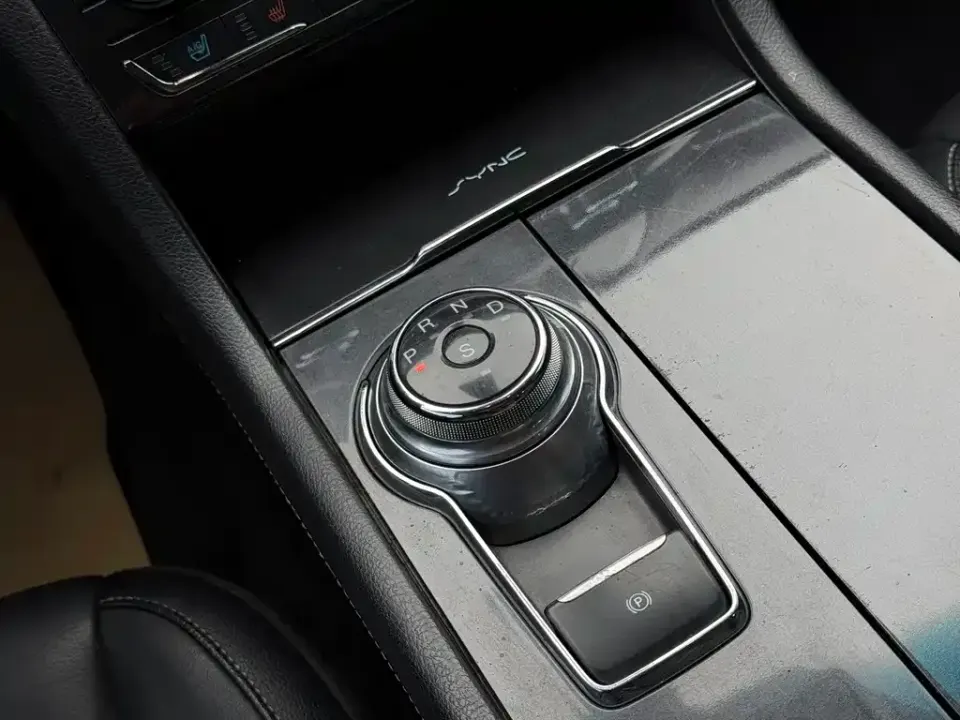 Ford Taurus