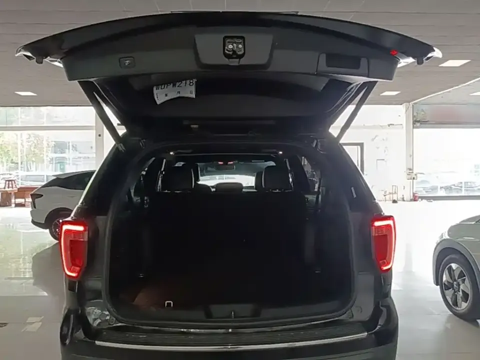 Ford Explorer (Import)
