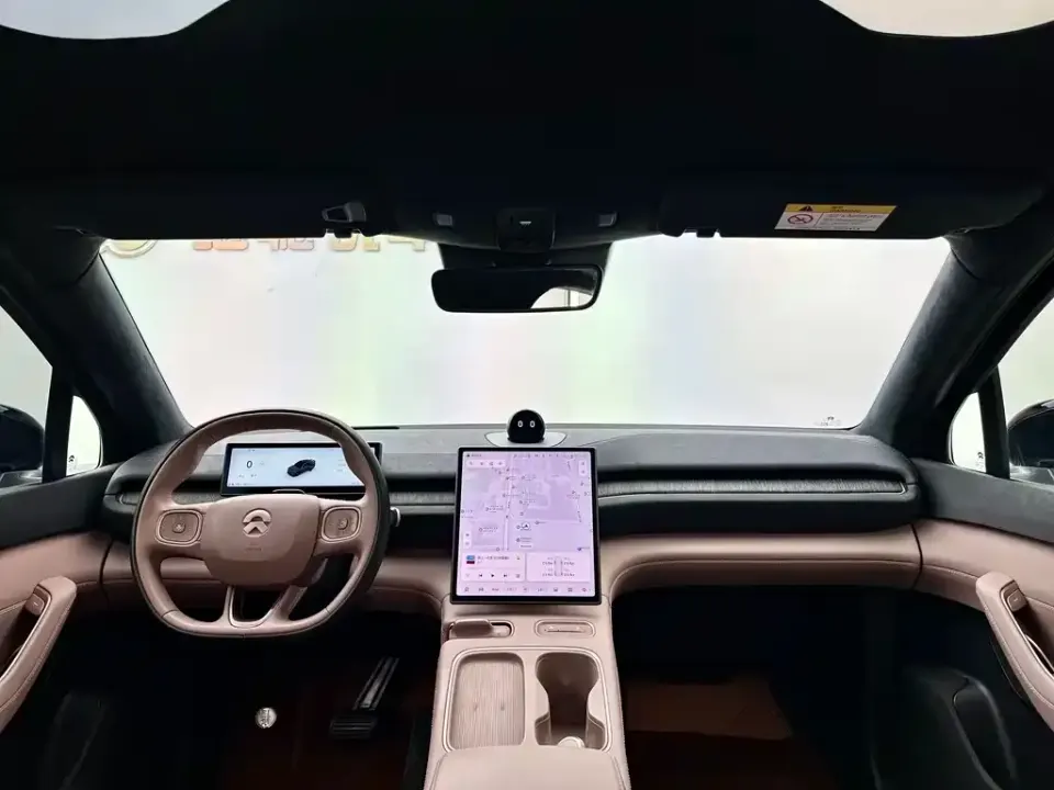 Nio EC6