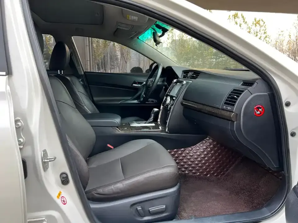 Toyota Reiz