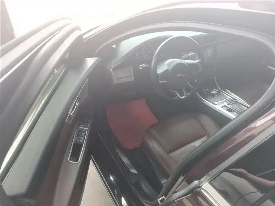 Jaguar XFL