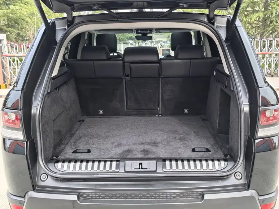 Land Rover Sport