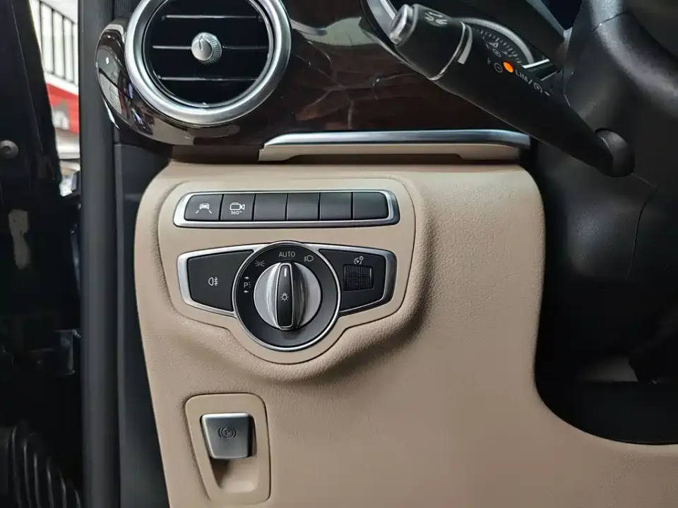 Mercedes-Benz V-Class