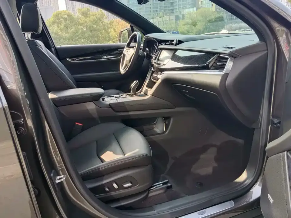 Cadillac XT6
